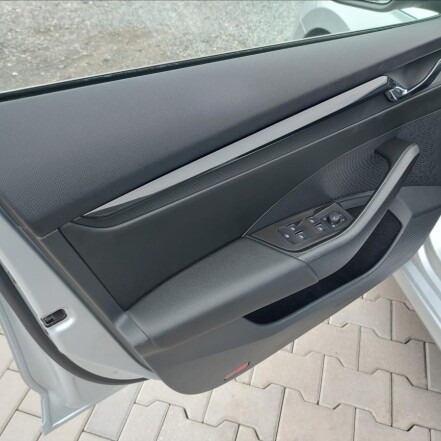 2,0 TDI STYLE FUL LED S.KNIHA