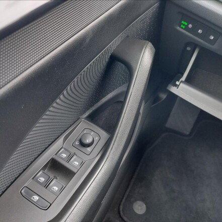 2,0 TDI STYLE FUL LED S.KNIHA