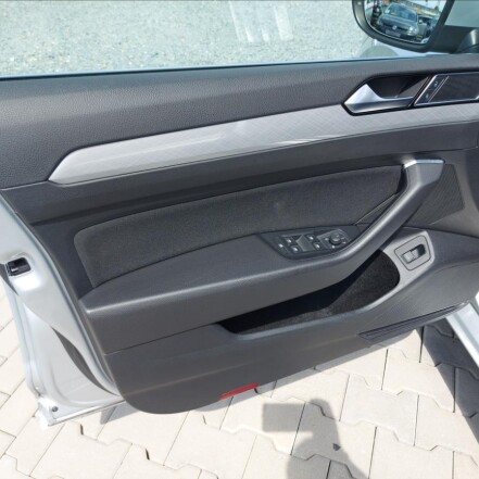 2,0 TDI DSG NAVI TAŽNÉ KAMERA