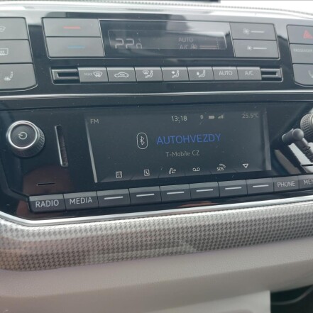 0,0 SOH 90%Shark Decor S.KNIHA