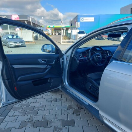 3,0 TDI V6 QUATTRO 6°MANUÁL S.KNIHA