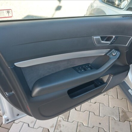 3,0 TDI V6 QUATTRO 6°MANUÁL S.KNIHA