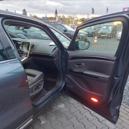 2,0 dCi 4Control Initiale Paris S.KNIHA