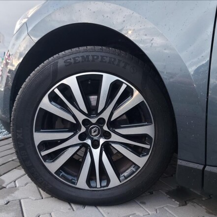 2,0 dCi 4Control Initiale Paris S.KNIHA