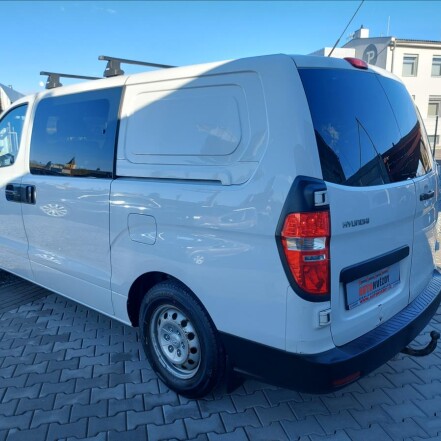 2,5 CRDi 6míst ČR 2.majitel S.KNIHA