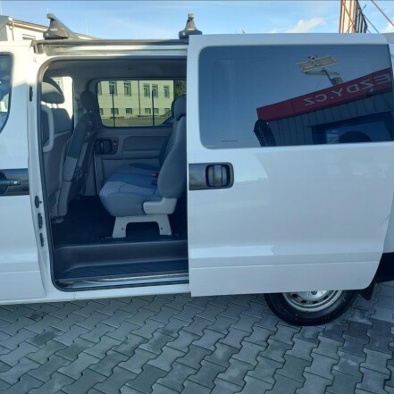 2,5 CRDi 6míst ČR 2.majitel S.KNIHA