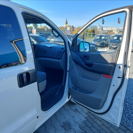 2,5 CRDi 6míst ČR 2.majitel S.KNIHA