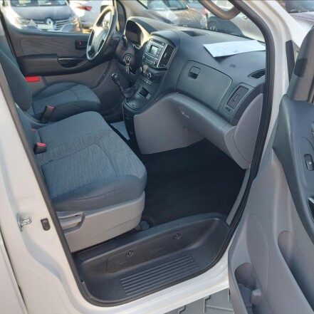 2,5 CRDi 6míst ČR 2.majitel S.KNIHA