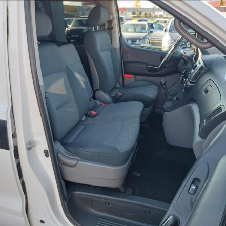 2,5 CRDi 6míst ČR 2.majitel S.KNIHA