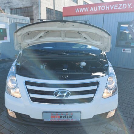 2,5 CRDi 6míst ČR 2.majitel S.KNIHA