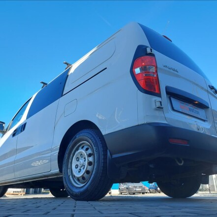 2,5 CRDi 6míst ČR 2.majitel S.KNIHA