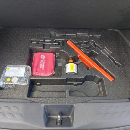 1,8 HYBRID E-CVT AUTOMAT ČR 1.majitel