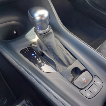 1,8 HYBRID E-CVT AUTOMAT ČR 1.majitel