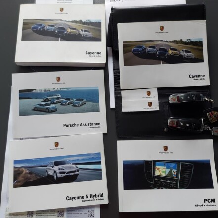 S 3.0 V6 HYBRID ČR S.KNIHA