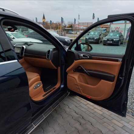 S 3.0 V6 HYBRID ČR S.KNIHA