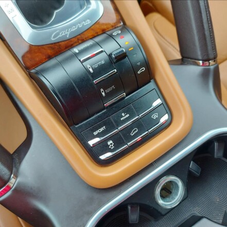 S 3.0 V6 HYBRID ČR S.KNIHA