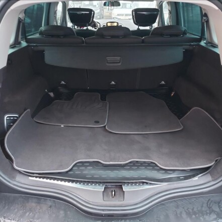 2,0 dCi 147kW 4Control Initiale Paris S.KNIHA