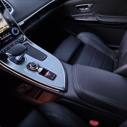 2,0 dCi 147kW 4Control Initiale Paris S.KNIHA