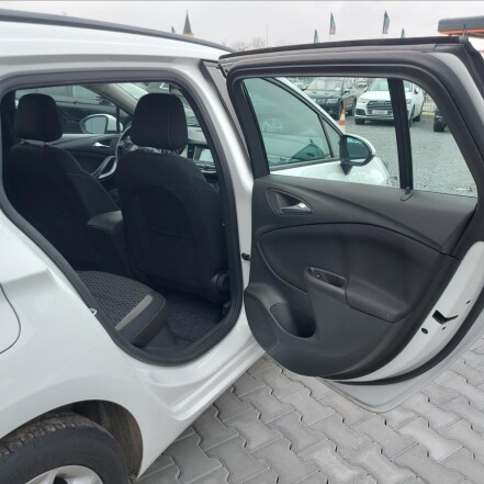 1,3 T AUTOMAT SPORTS TOURER S.KNIHA