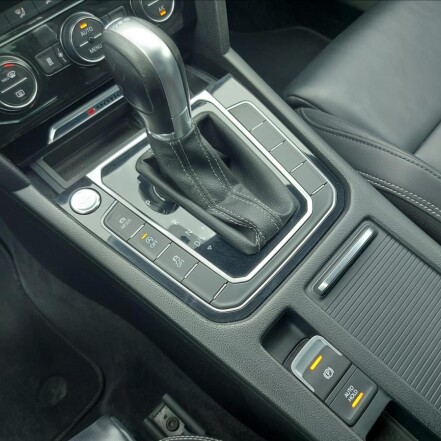 2,0 BiTDI 4x4 R-Line DSG ČR 1.MAJITEL