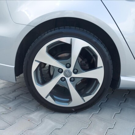 1.4 TFSI AT S-Line SPORT 1.MAJITEL