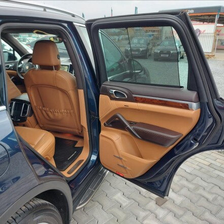 S 3.0 V6 HYBRID ČR S.KNIHA