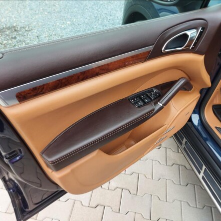 S 3.0 V6 HYBRID ČR S.KNIHA