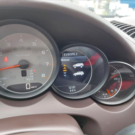 S 3.0 V6 HYBRID ČR S.KNIHA