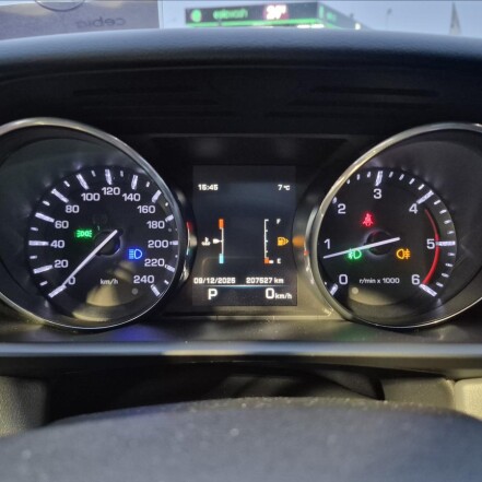 3,0 TDV6 AWD HSE 250PS S.KNIHA