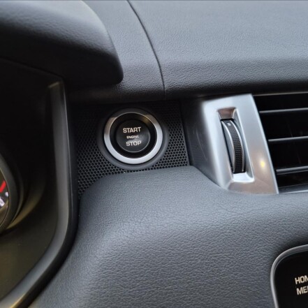 3,0 TDV6 AWD HSE 250PS S.KNIHA