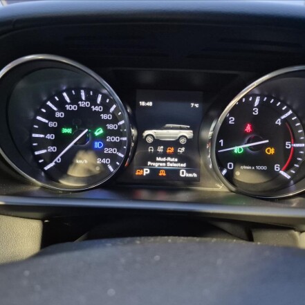 3,0 TDV6 AWD HSE 250PS S.KNIHA