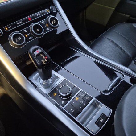 3,0 TDV6 AWD HSE 250PS S.KNIHA