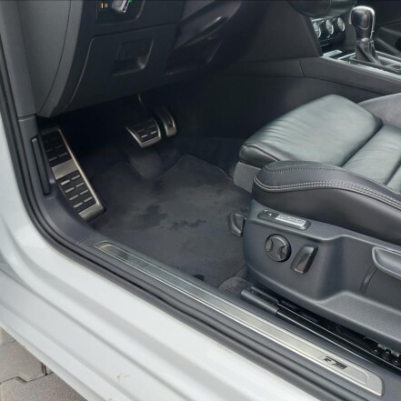 2,0 BiTDI 4x4 R-Line DSG ČR 1.MAJITEL