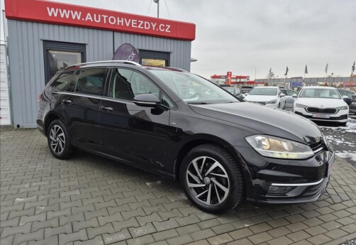 Volkswagen Golf 1,5 TSI VII DSG ACC NAVI S.KNIHA