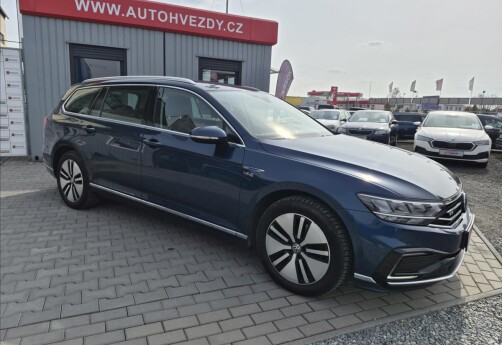 Volkswagen Passat 1,4 TSI PHEV GTE ČR 1.MAJITEL