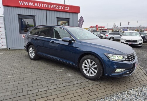 Volkswagen Passat 2,0 TDI DSG ACC NAVI S.KNIHA