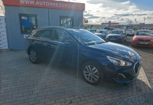 Hyundai i30 1,6 CRDI Style ČR 1.majitel S.KNIHA