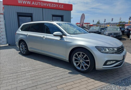 Volkswagen Passat 2,0 TDI DSG NAVI TAŽNÉ KAMERA